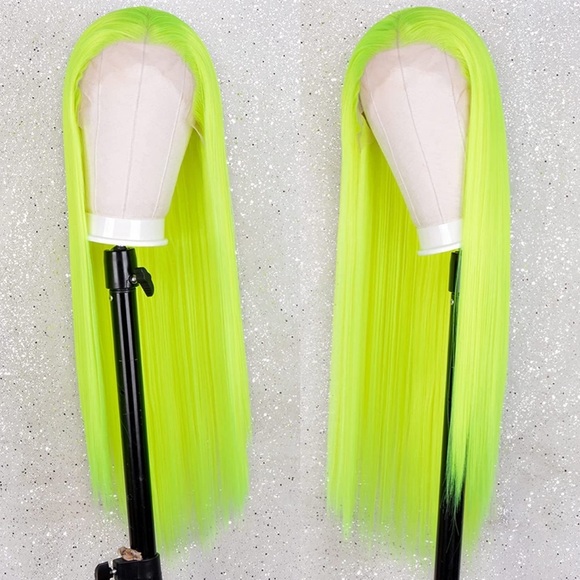 - ♥️ 22” FLUORESCENT GREEN STRAIGHT LACE FRONT WIG? *NWT